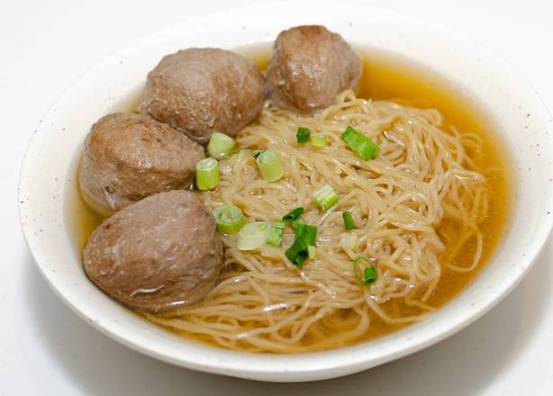 162. Beef Ball with Noodle in Soup 牛丸湯麺
